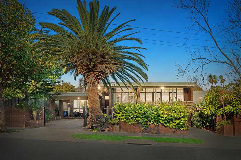 <?php the_title(); ?>