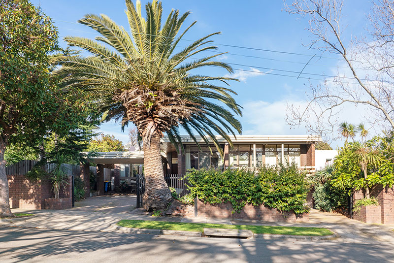 <?php the_title(); ?>