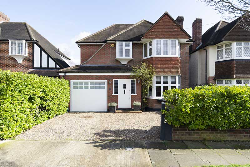 <?php the_title(); ?>